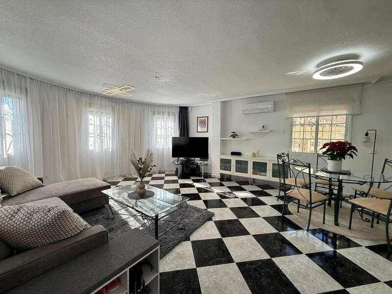 4 bedroom Villa for sale