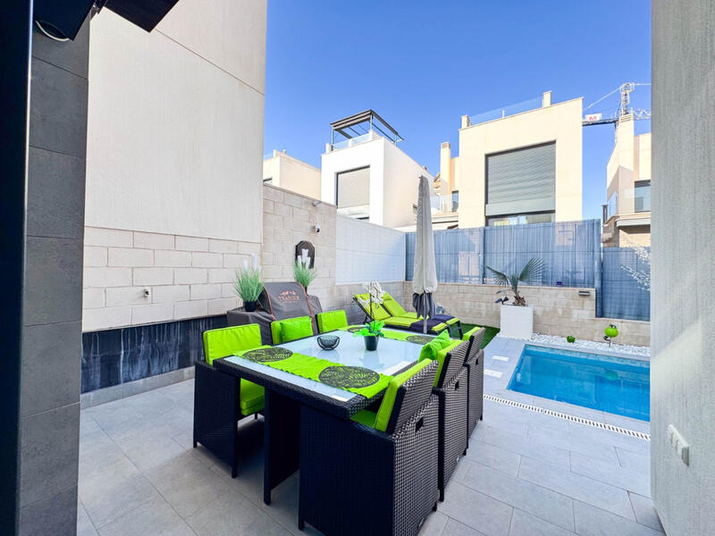 3 Cuarto Villa en venta