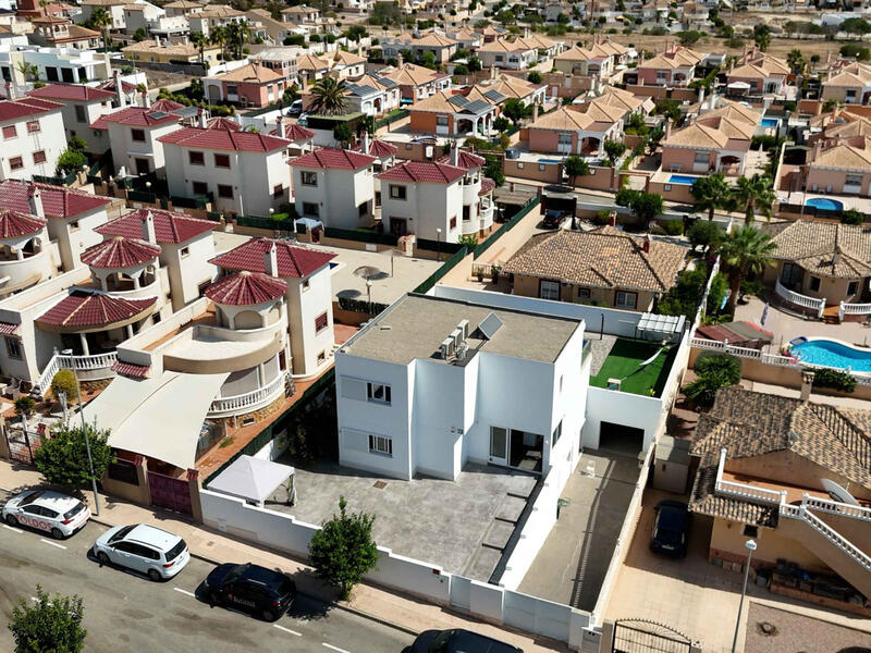 6 bedroom Villa for sale