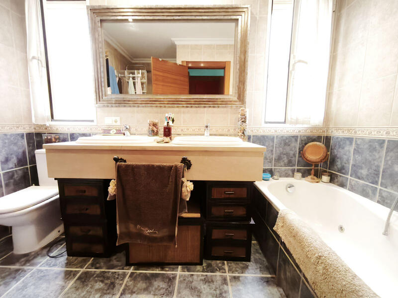 4 slaapkamer Villa Te koop