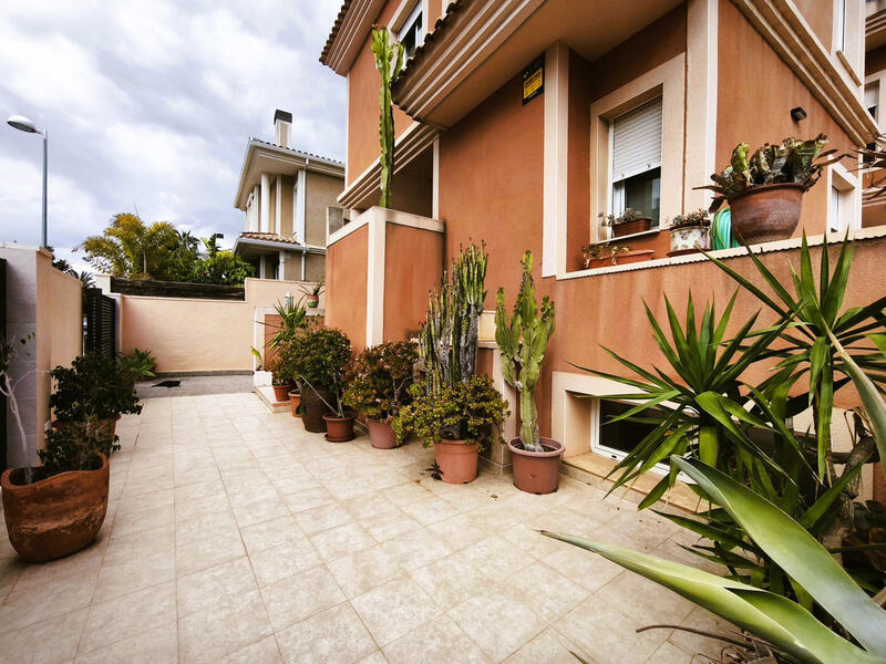 4 slaapkamer Villa Te koop