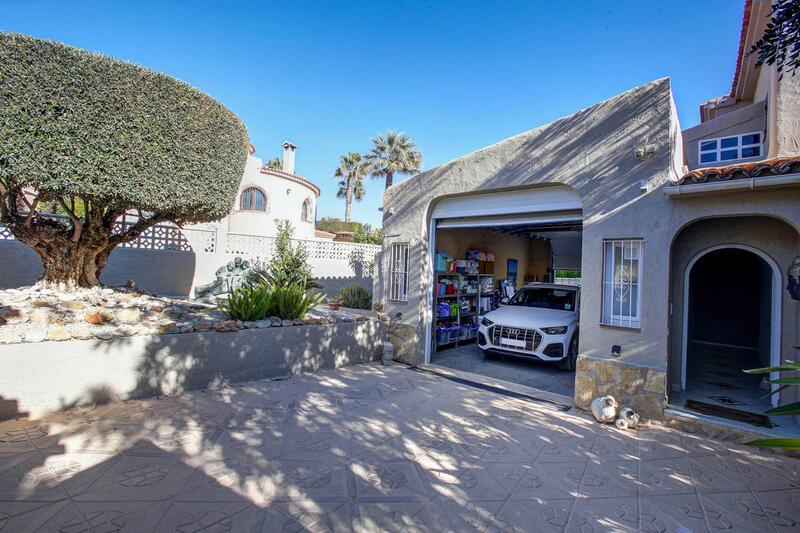 4 Cuarto Villa en venta