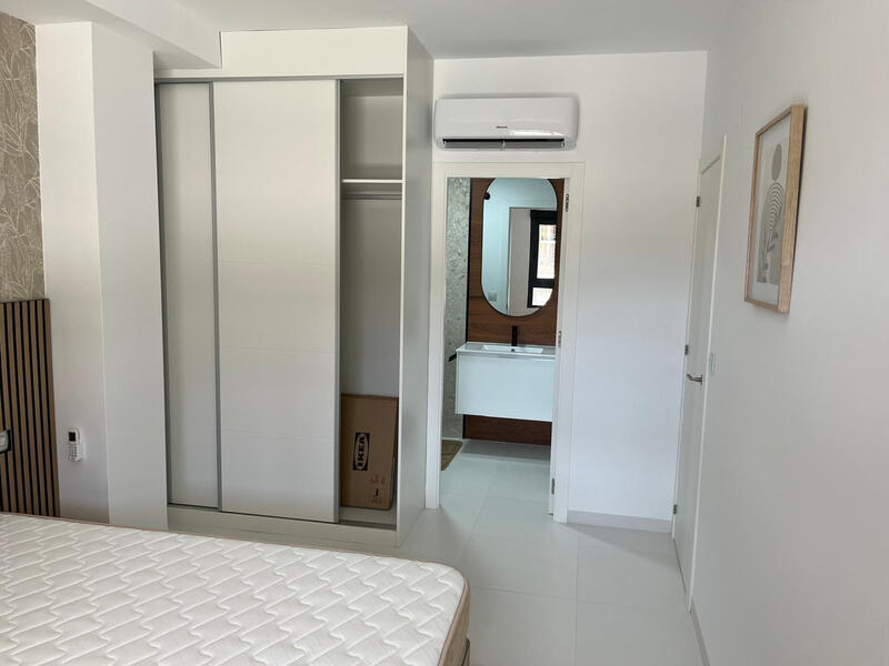 2 slaapkamer Appartement Te koop 2 slaapkamer Appartement Te koop