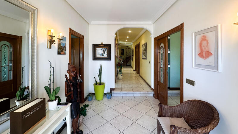 6 Cuarto Villa en venta