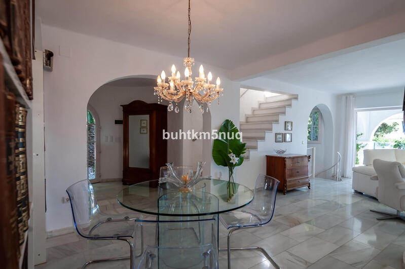 4 slaapkamer Villa Te koop 4 slaapkamer Villa Te koop