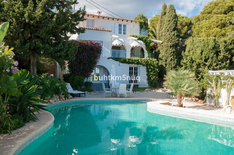 4 slaapkamer Villa Te koop 4 slaapkamer Villa Te koop