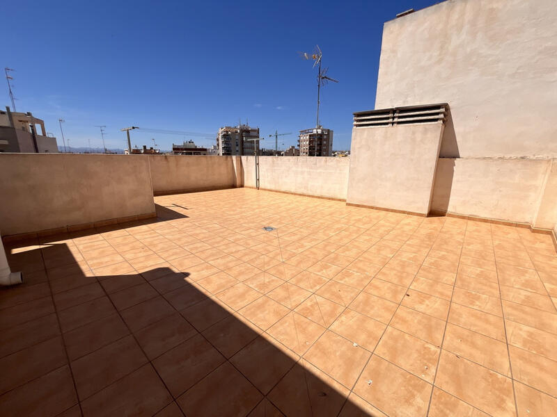 4 bedroom Apartment for sale