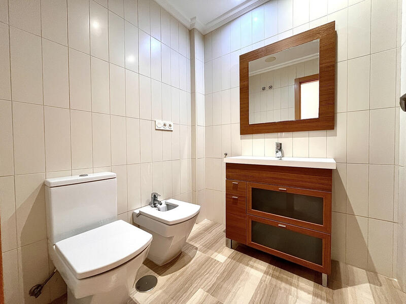 4 bedroom Apartment for sale