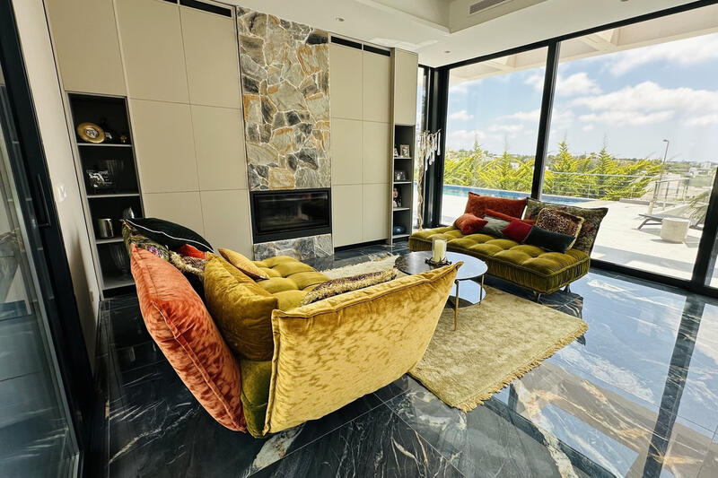 6 bedroom Villa for sale