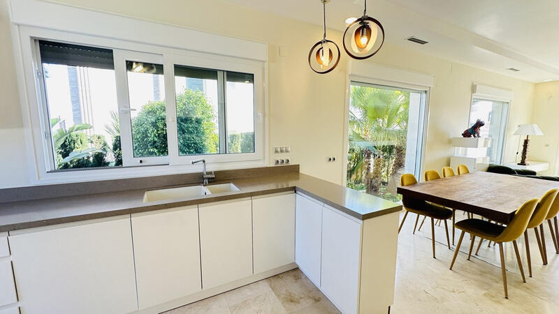 5 soverom Villa til salgs