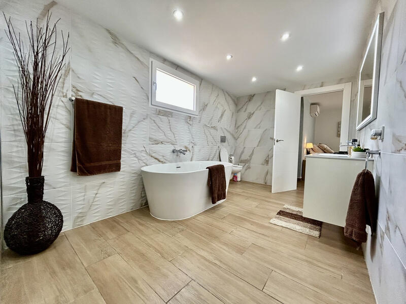 6 Schlafzimmer Villa zu verkaufen 6 Schlafzimmer Villa zu verkaufen