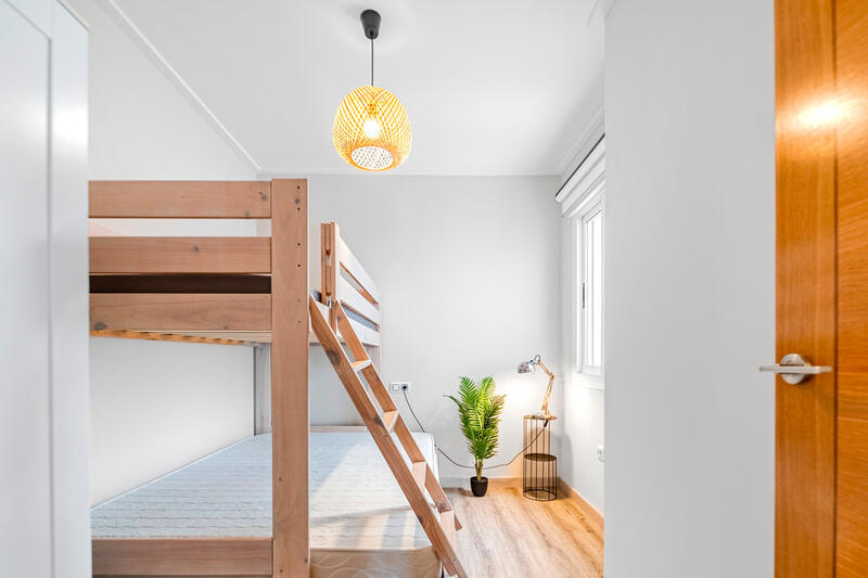 3 slaapkamer Gezinswoning Te koop 3 slaapkamer Gezinswoning Te koop