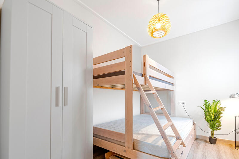 3 slaapkamer Gezinswoning Te koop 3 slaapkamer Gezinswoning Te koop