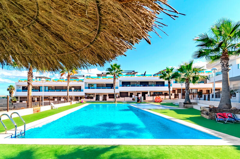 3 slaapkamer Gezinswoning Te koop 3 slaapkamer Gezinswoning Te koop