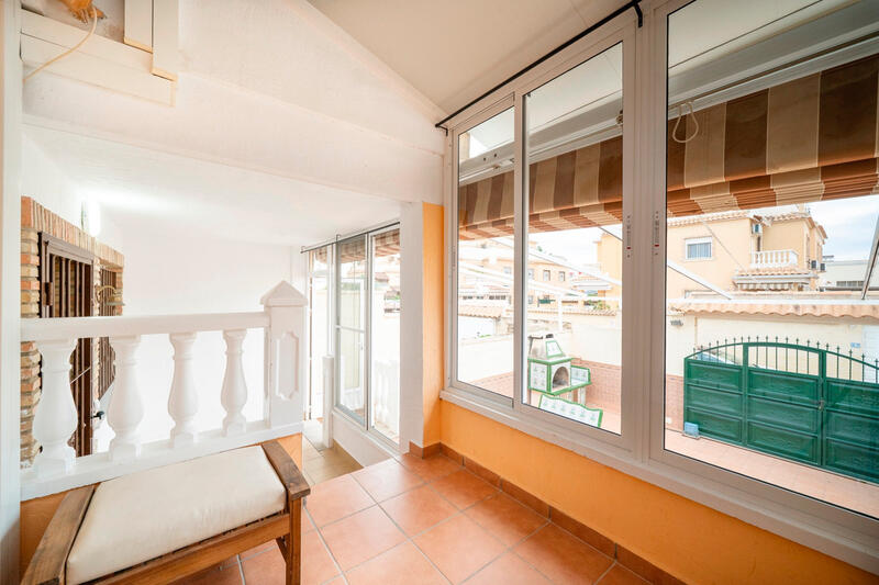 2 slaapkamer Gezinswoning Te koop