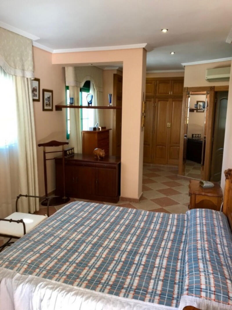 6 soverom Villa til salgs