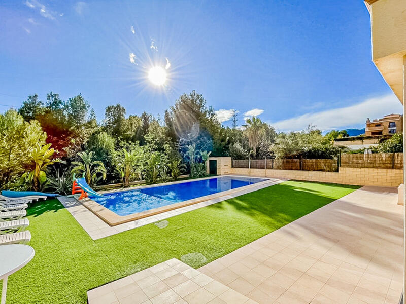 Villa Te koop in La Nucia, Alicante