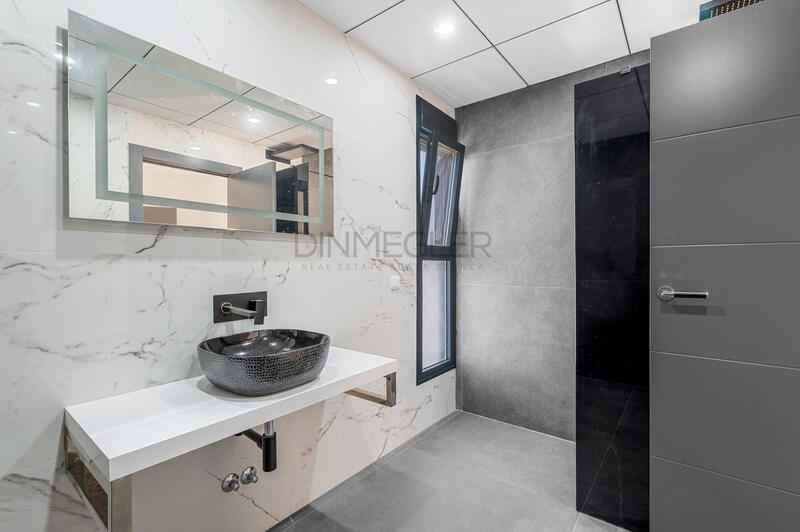 4 Cuarto Villa en venta