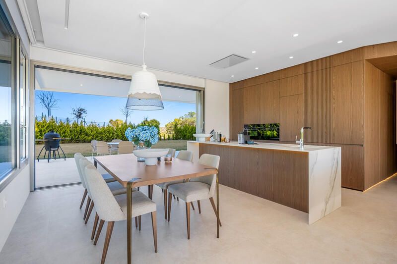 3 спальная комната квартира продается