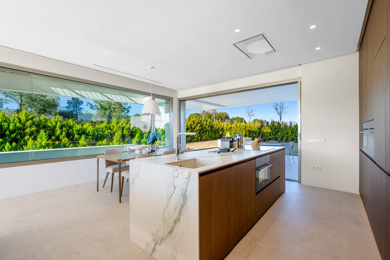 3 спальная комната квартира продается