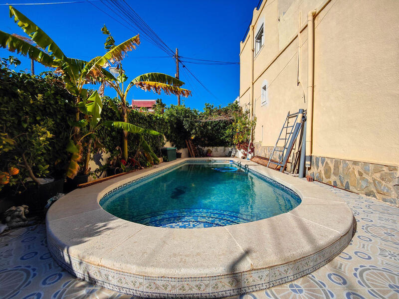 4 Cuarto Villa en venta