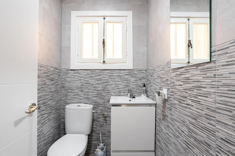 2 slaapkamer Gezinswoning Te koop