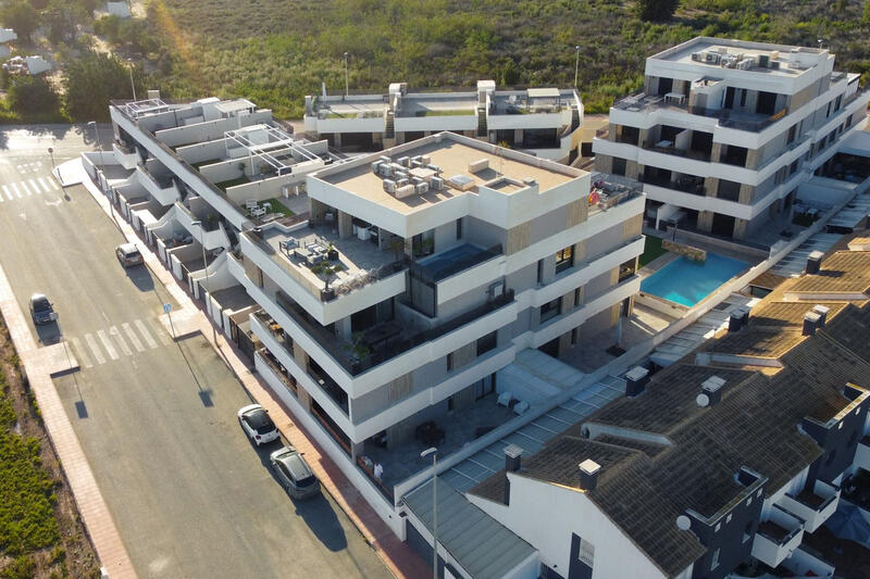 3 bedroom Apartment for sale