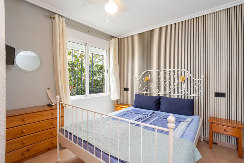 3 спальная комната городская тюрьма продается