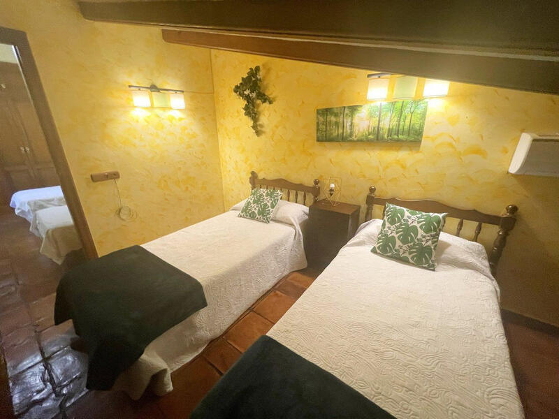 4 bedroom Country House for sale