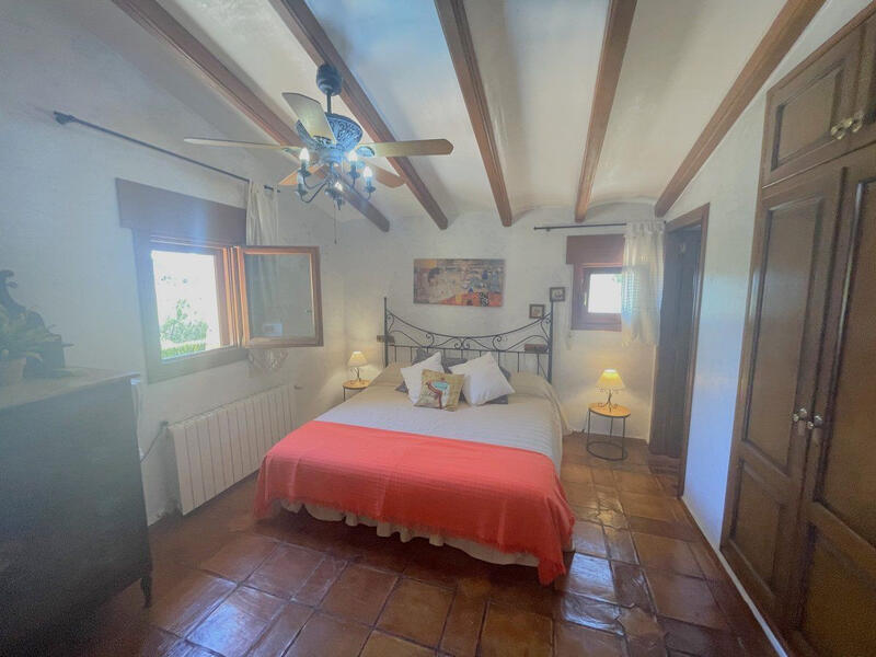 4 bedroom Country House for sale