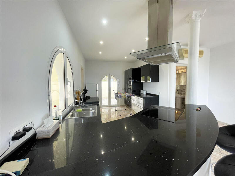 4 slaapkamer Villa Te koop