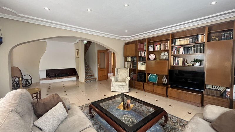 4 Cuarto Villa en venta