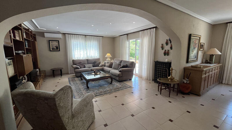 4 Cuarto Villa en venta