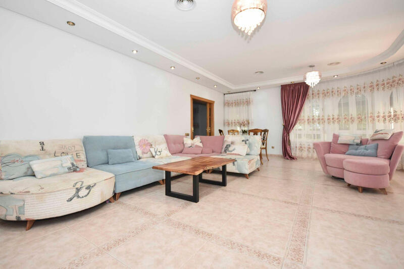 7 bedroom Villa for sale