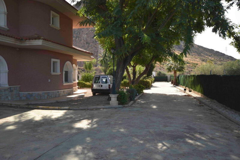 7 bedroom Villa for sale