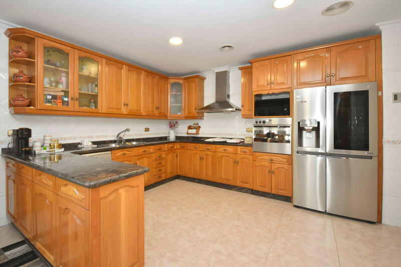 7 bedroom Villa for sale