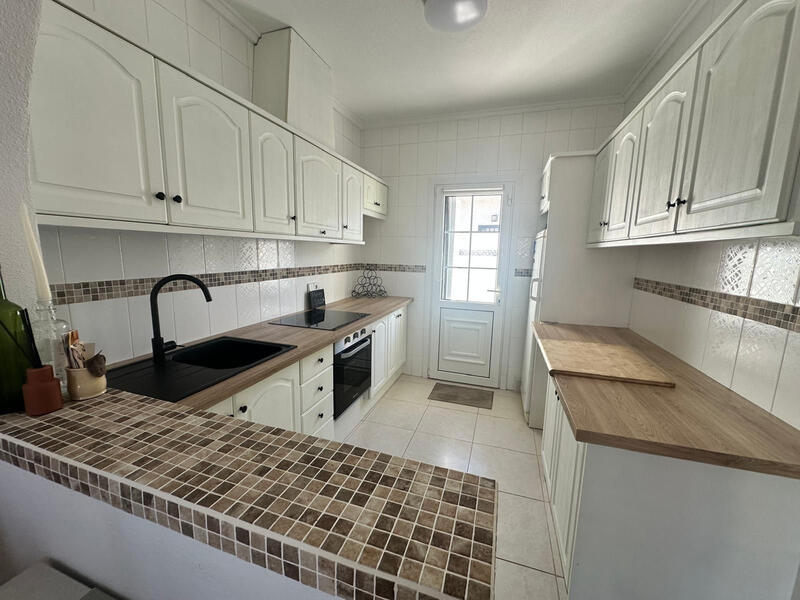 2 bedroom Townhouse for sale