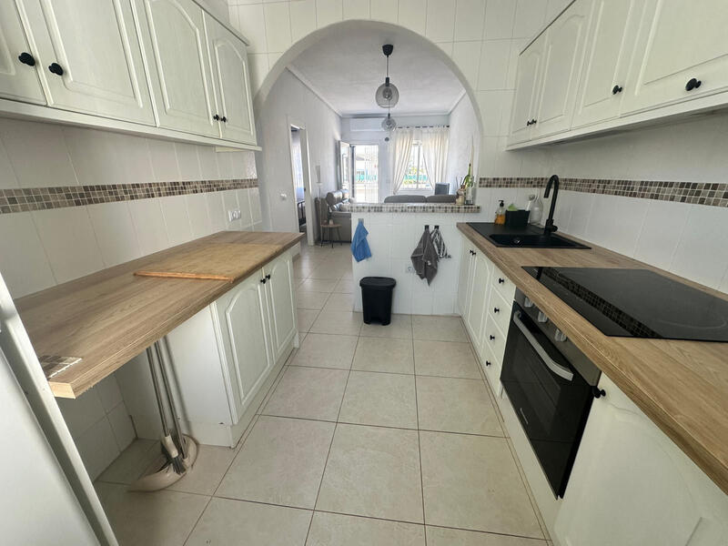 2 bedroom Townhouse for sale