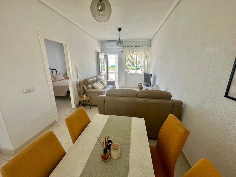 2 bedroom Townhouse for sale