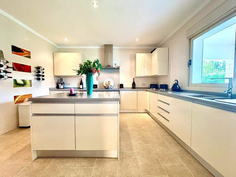 4 slaapkamer Villa Te koop