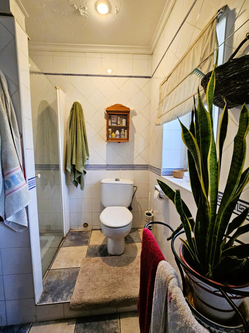 6 bedroom Villa for sale