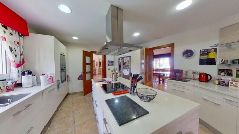 4 Cuarto Villa en venta