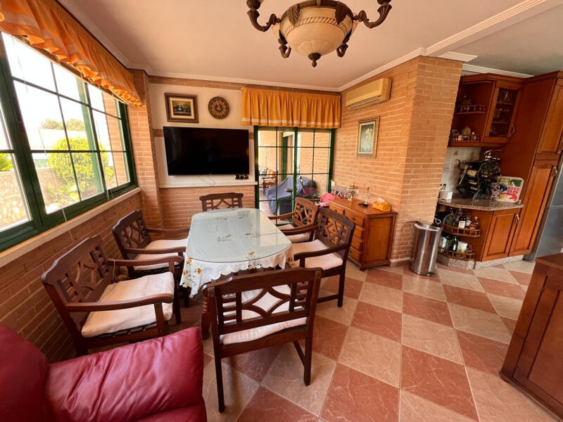 8 Cuarto Villa en venta