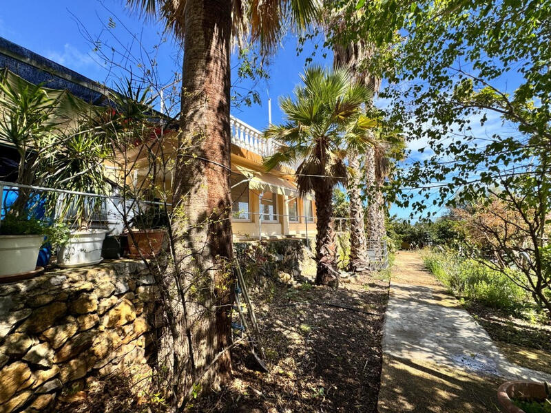 6 soverom Herregård til salgs