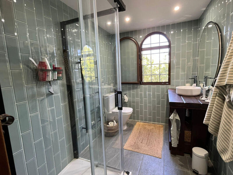 6 Cuarto Villa en venta