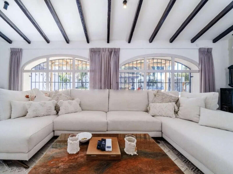 5 bedroom Villa for sale