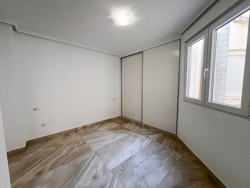 2 slaapkamer Appartement Te koop