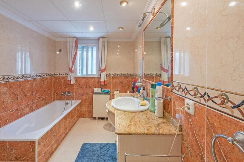 4 Schlafzimmer Villa zu verkaufen