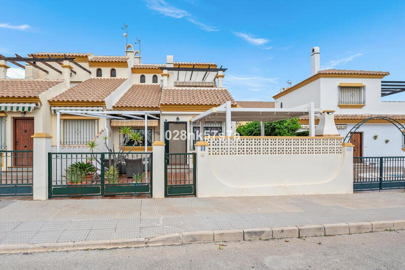 Townhouse for sale in La Zenia, Alicante
