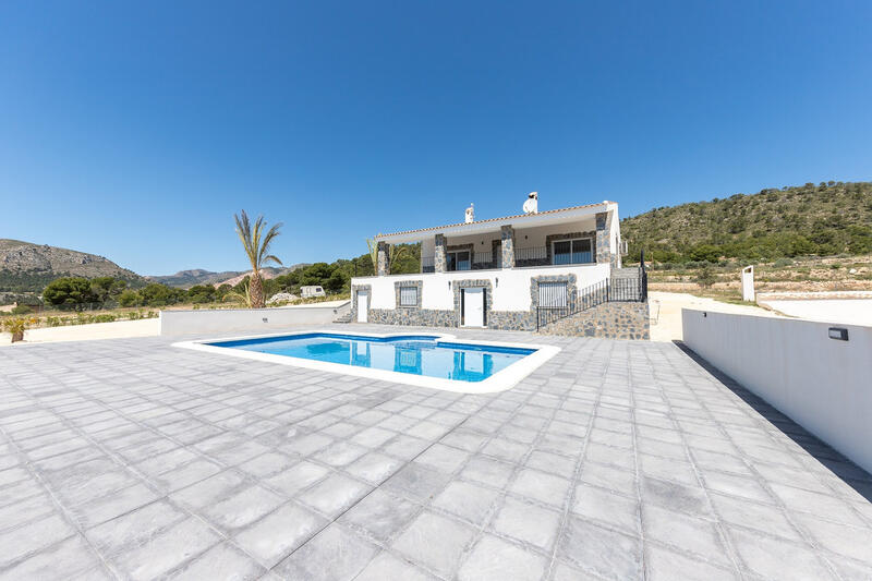 Villa for sale in La Romana, Alicante